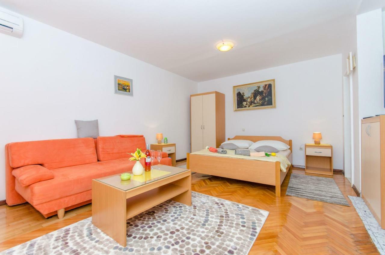 Apartments And Room Sun & Sea Podgora Exterior foto